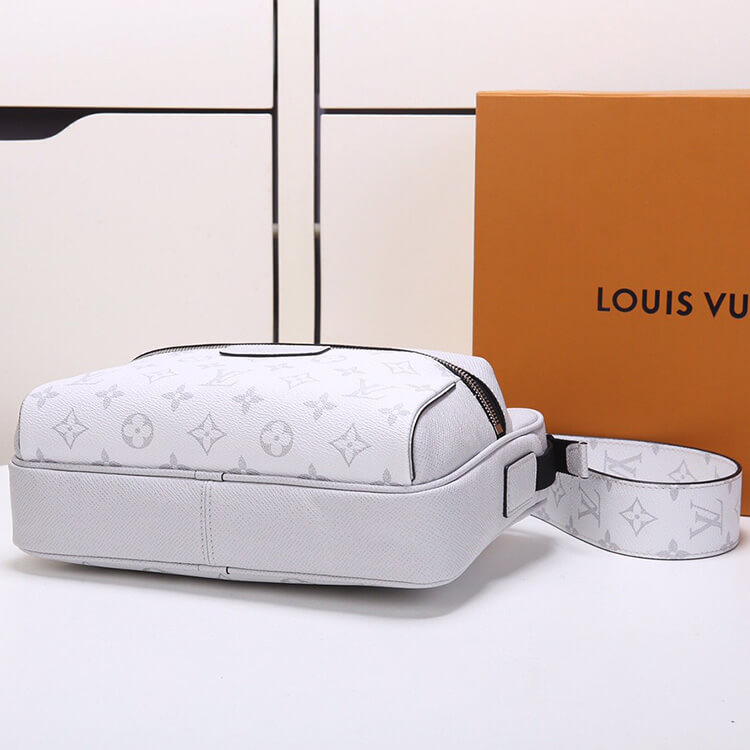 Louis Vuitton Outdoor Messenger
