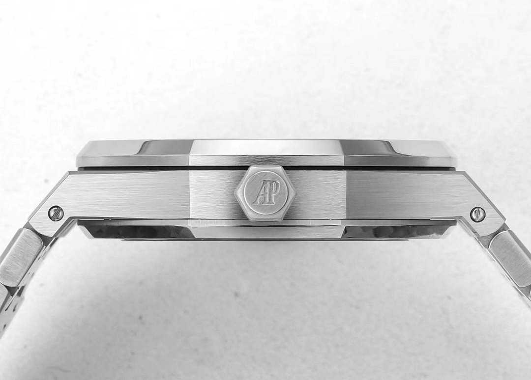 Audemars Piguet Royal Oak 15510BC.OO.1320BC.04