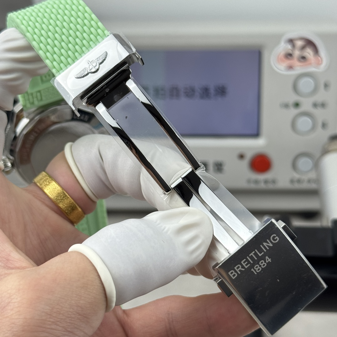 Breitling Superocean Heritage A10390361L1S1