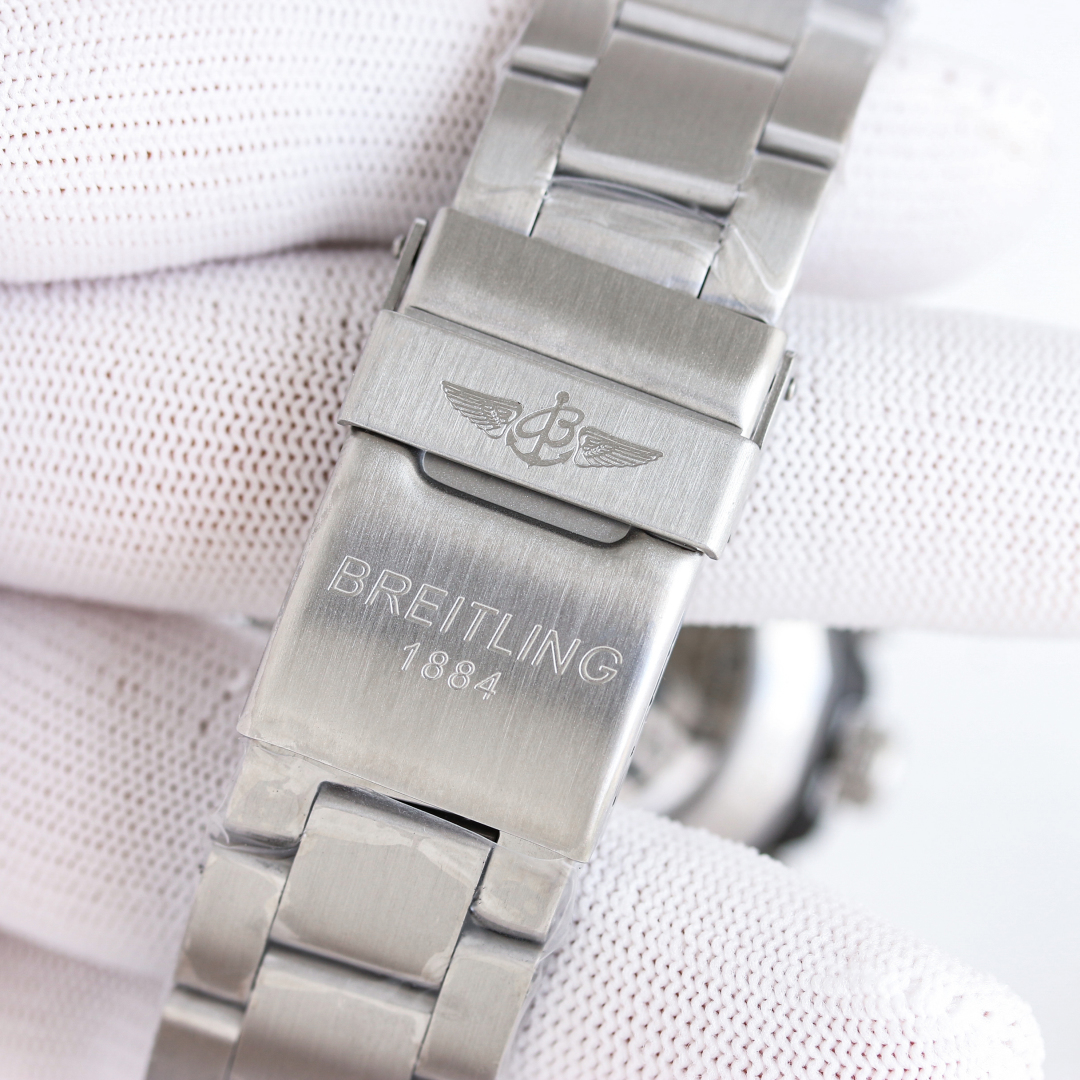 Breitling Avenger SB01462A1L1X1