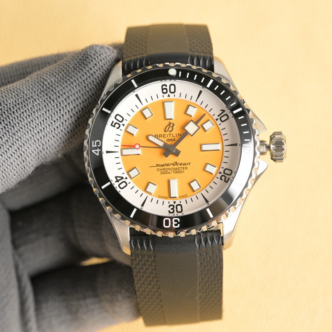 Breitling Superocean R17375211B1S1