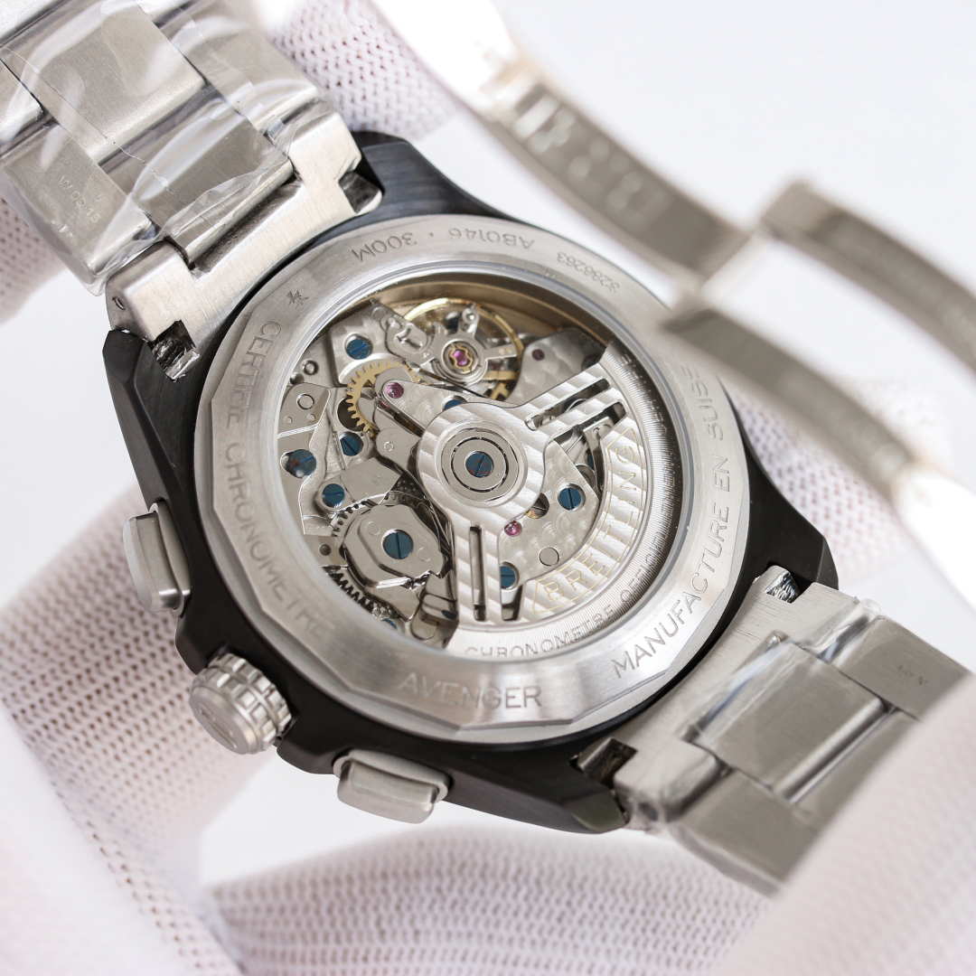 Breitling Avenger SB01462A1L1X1