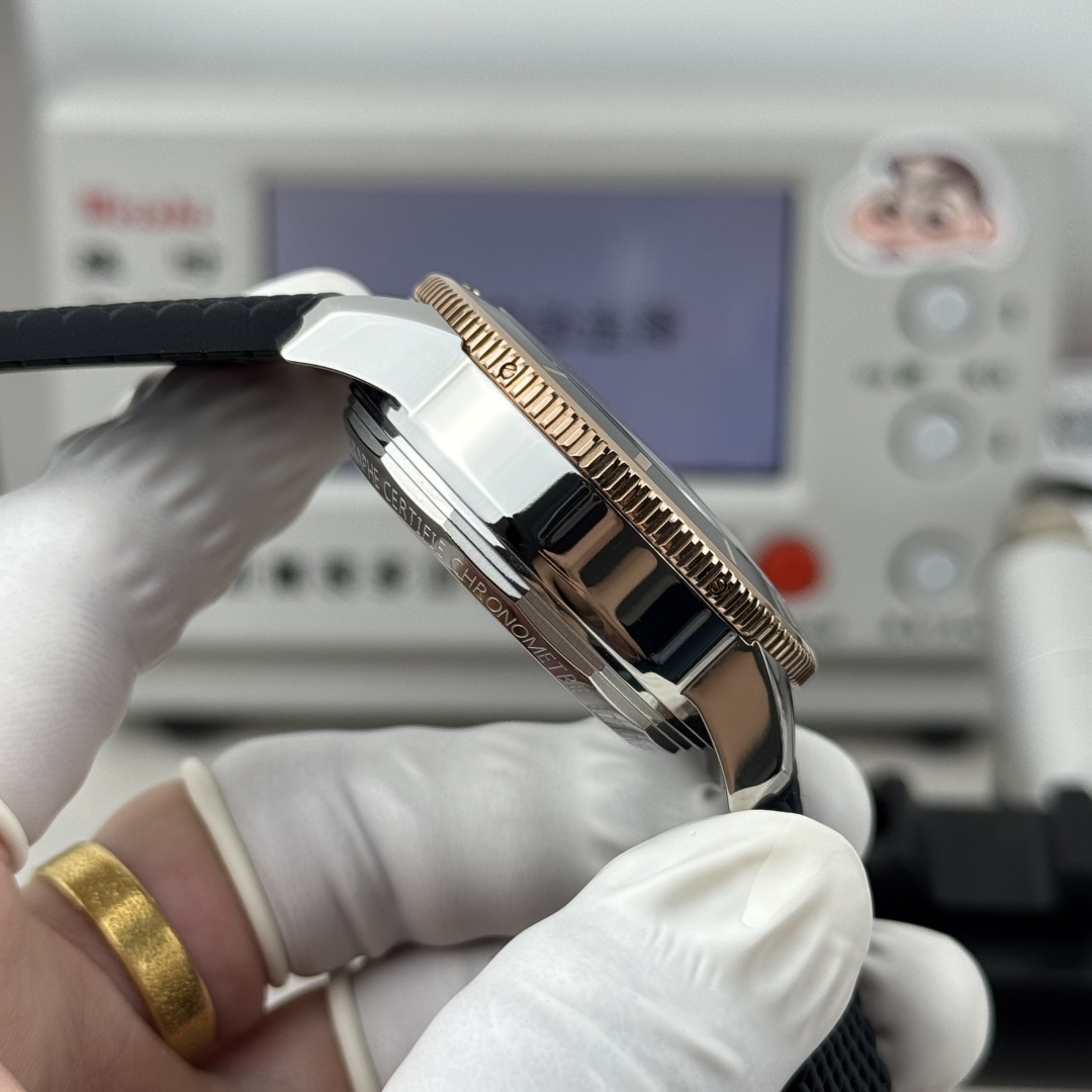 Breitling Superocean Heritage UB0156H11B1S1