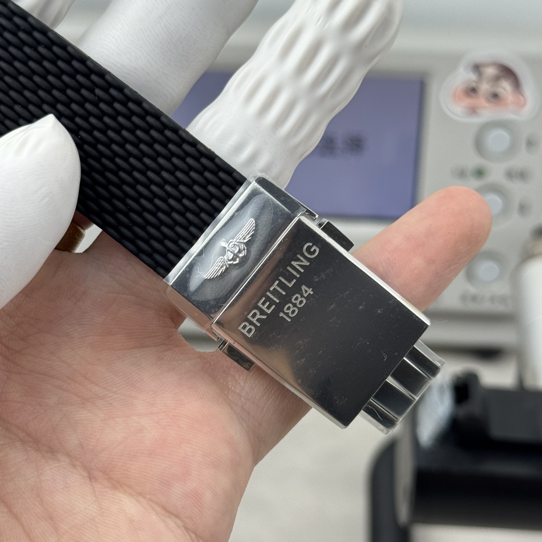 Breitling Superocean Heritage UB0156H11B1S1