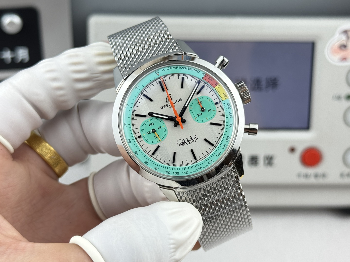 Breitling Top Time AB01768A1A1A1