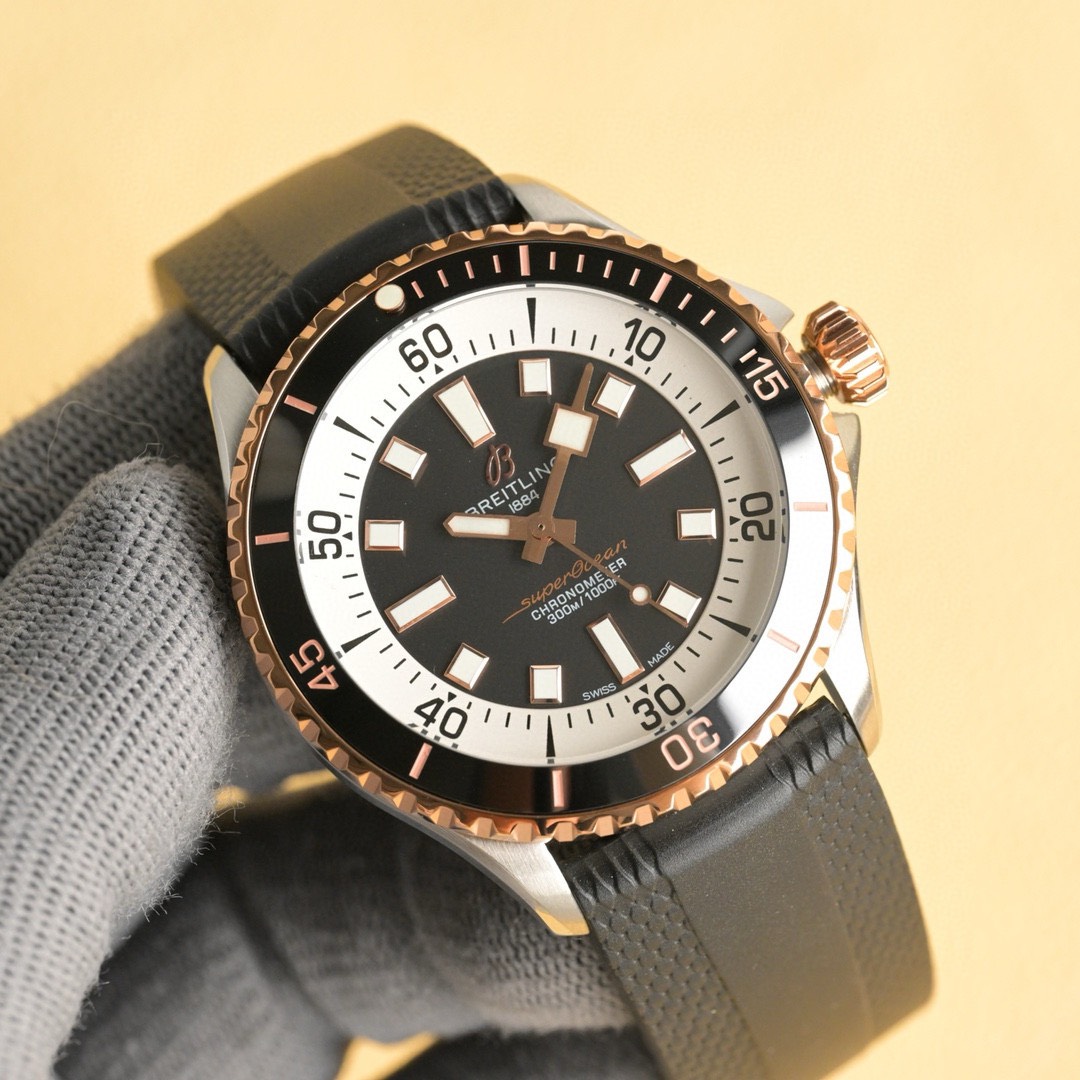 Breitling Superocean R17375211B1S1
