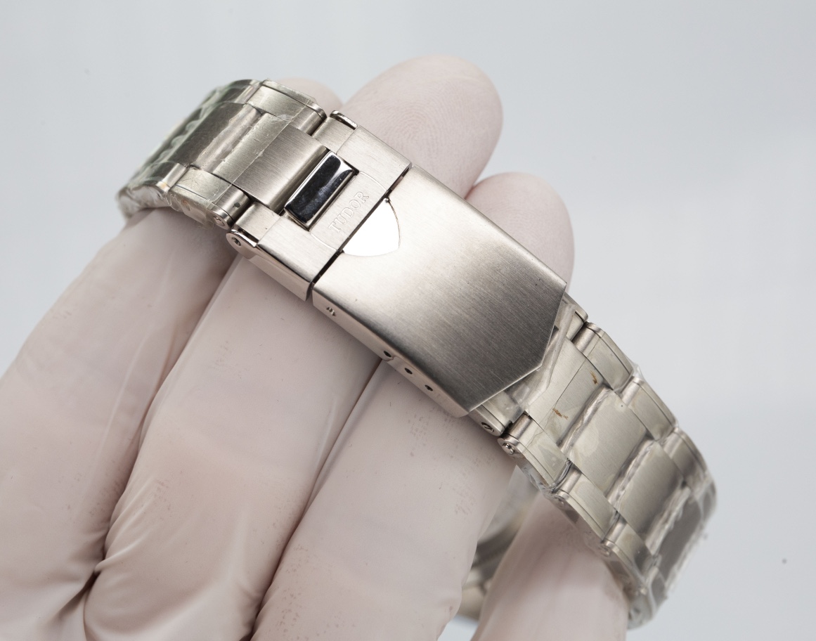 Tudor Black Bay M79360N-0011