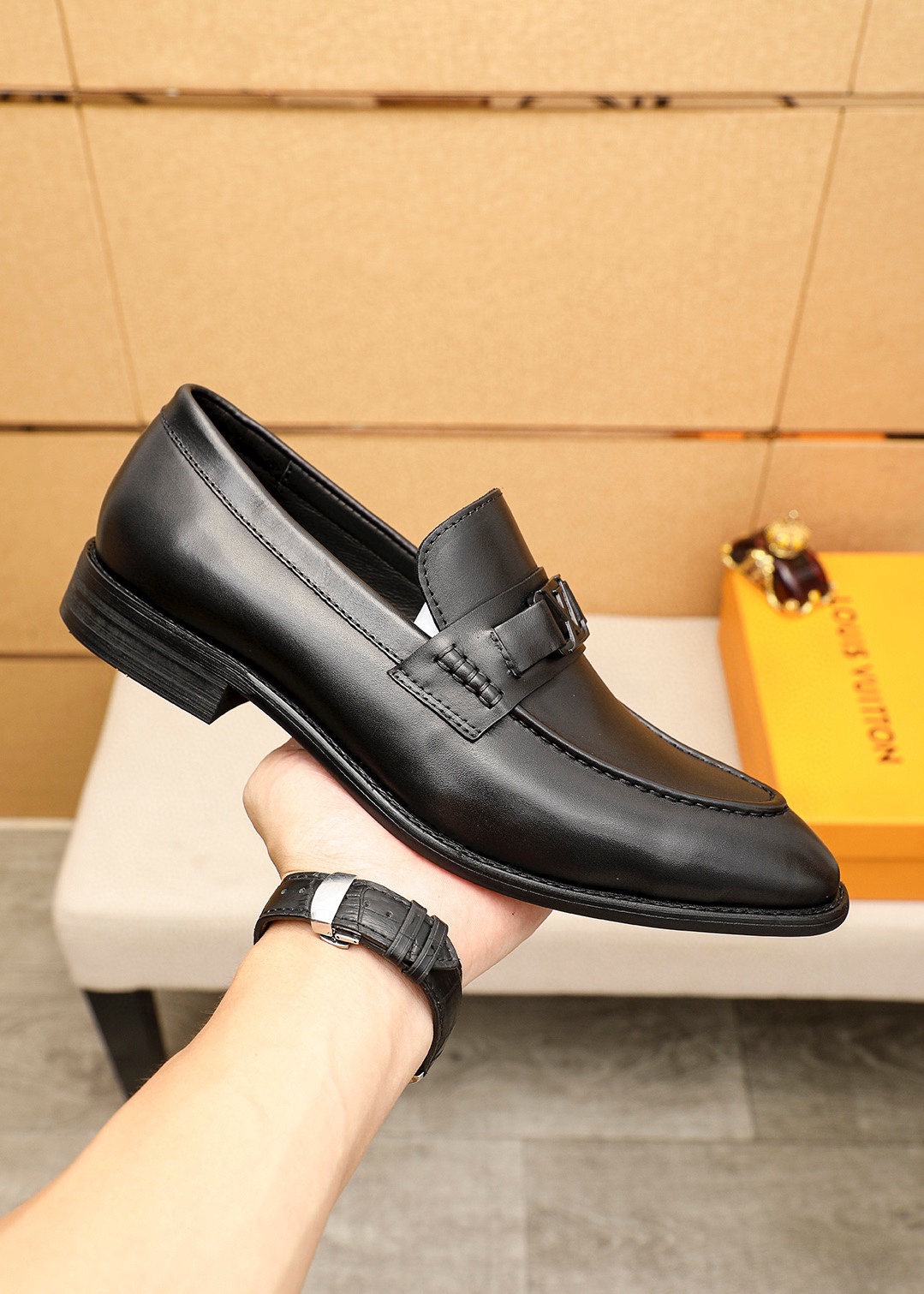 LV men's leather shoes-38