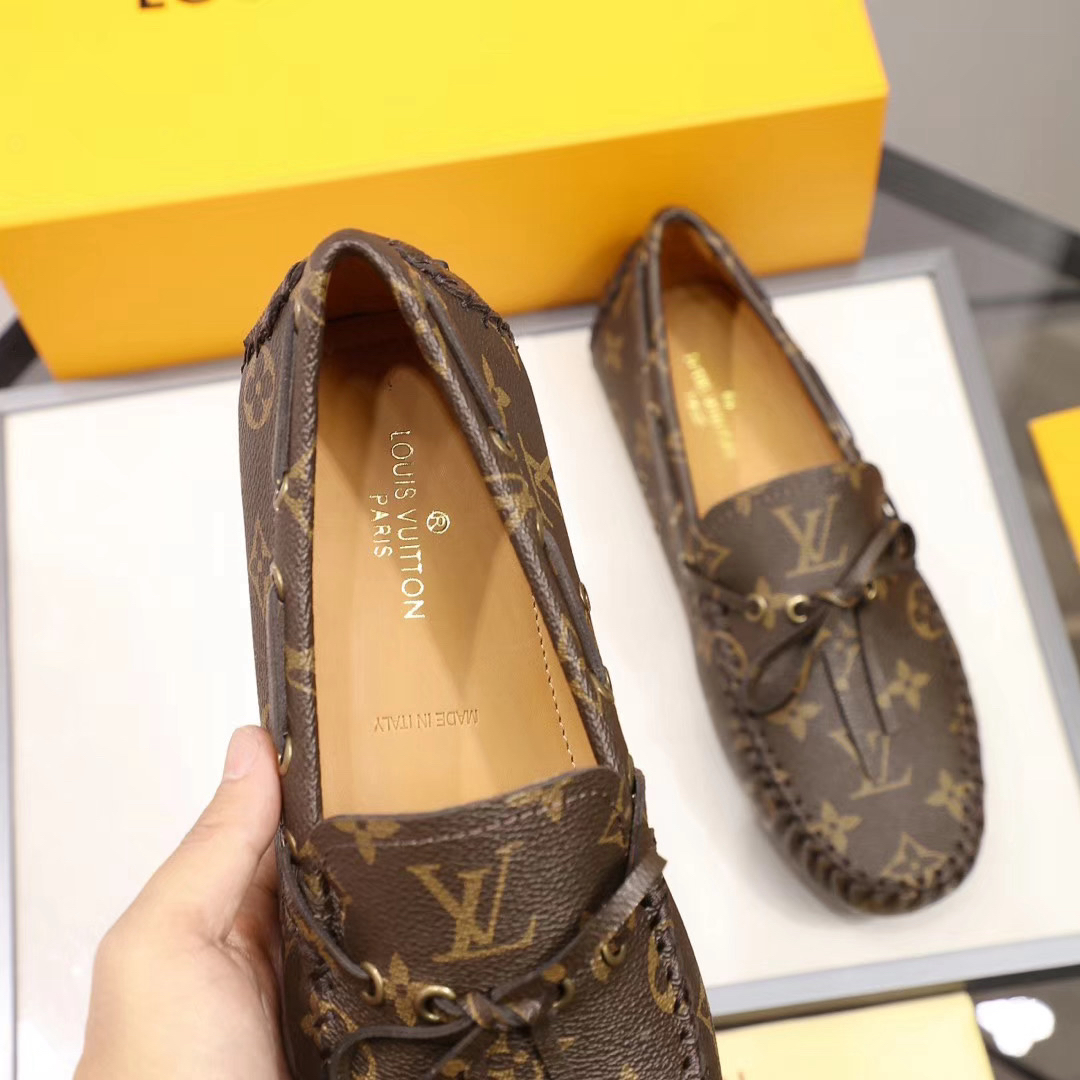 LV women's leather shoes-32