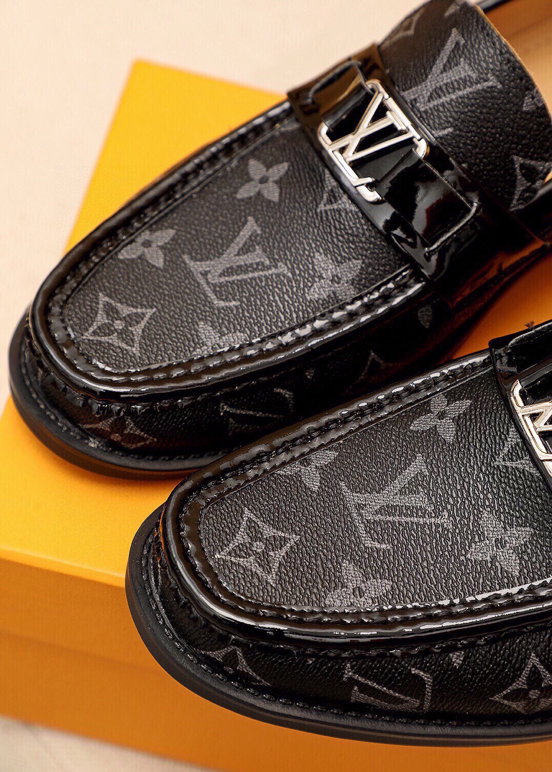 LV men's leather shoes-63