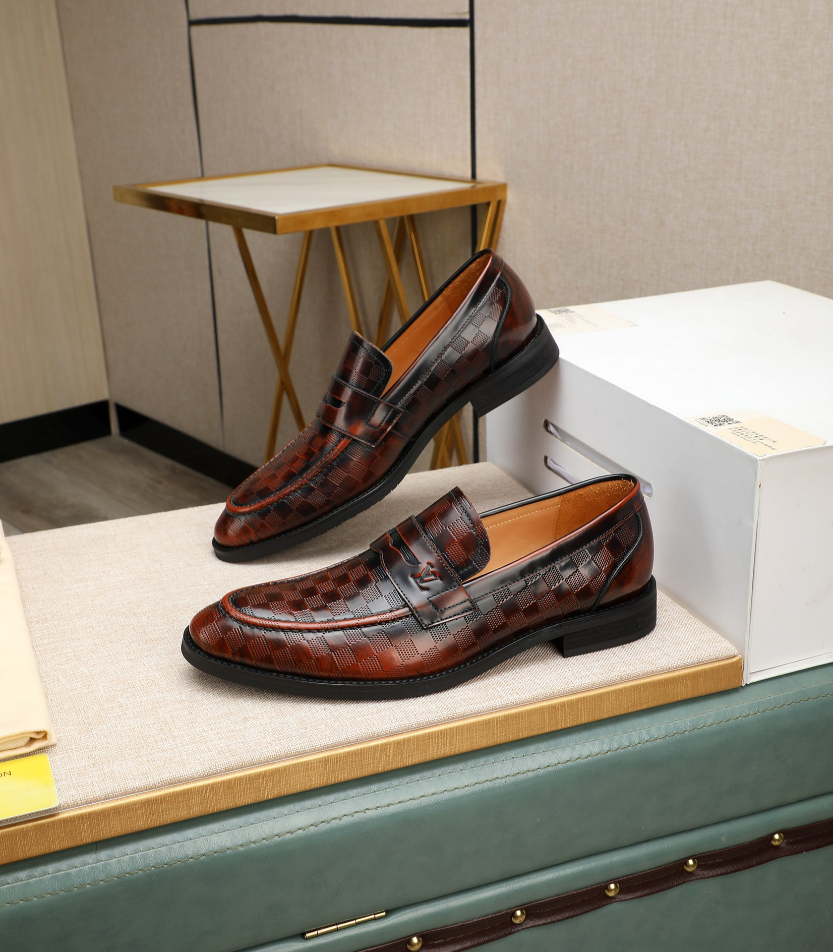 LV men's leather shoes-3