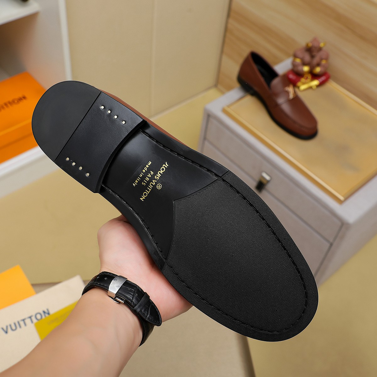 LV men's leather shoes-71