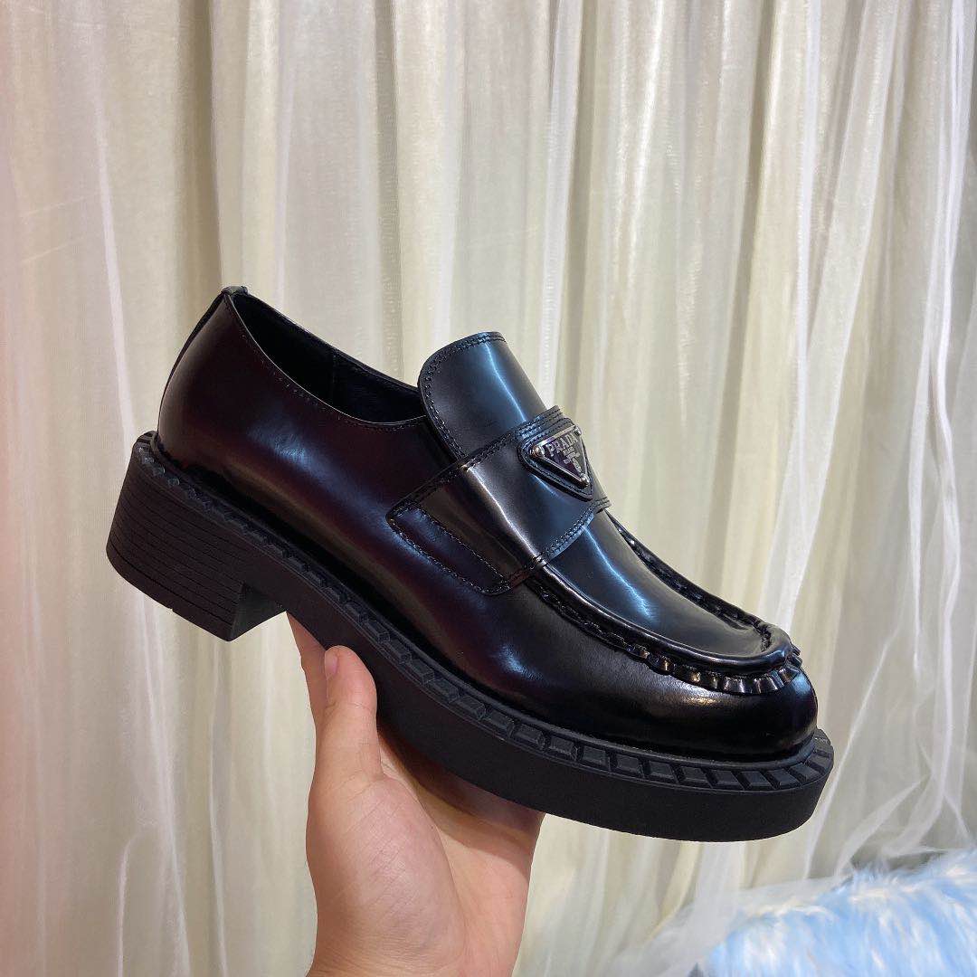 Prada women's leather shoes-15