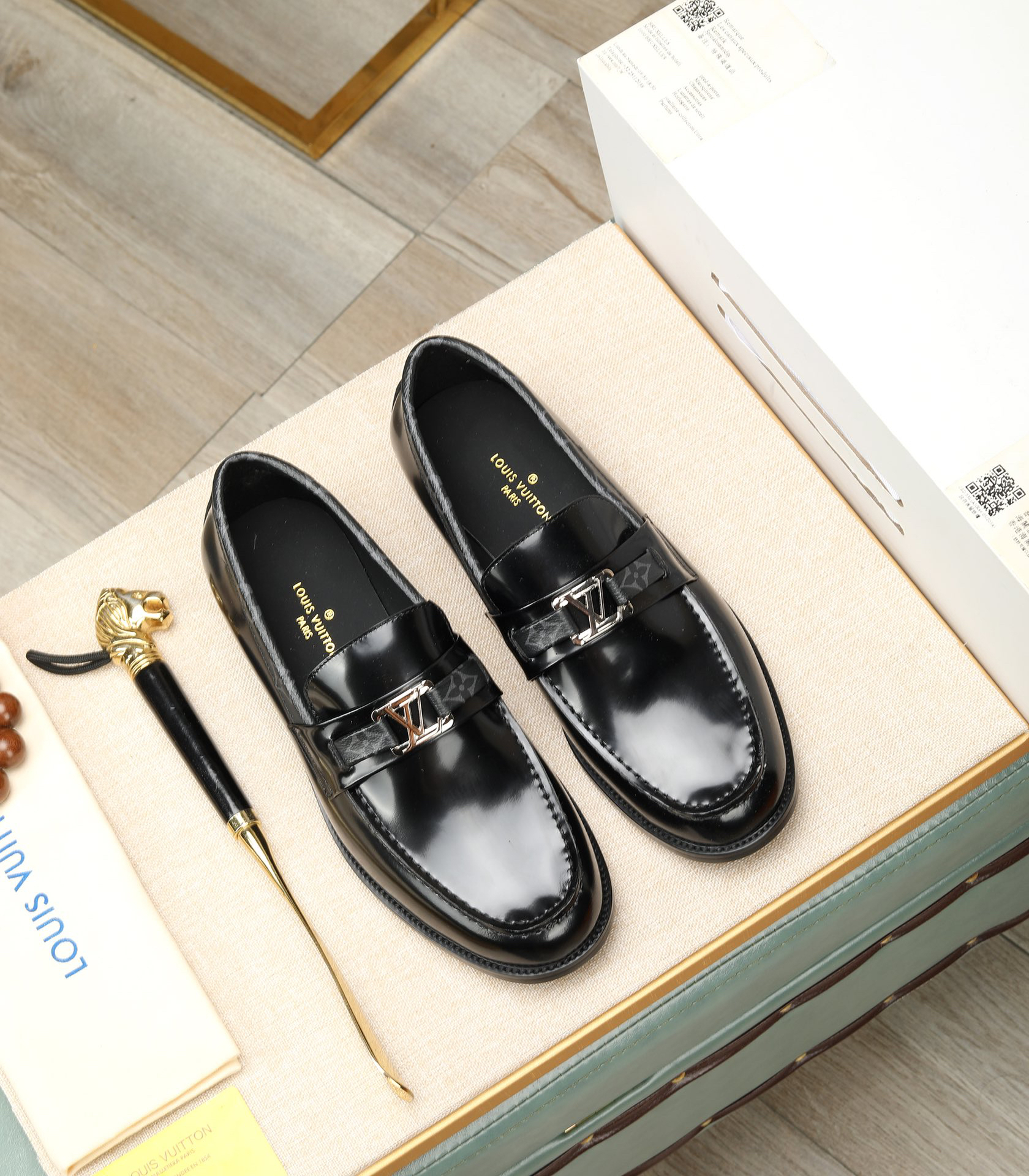 LV men's leather shoes-51