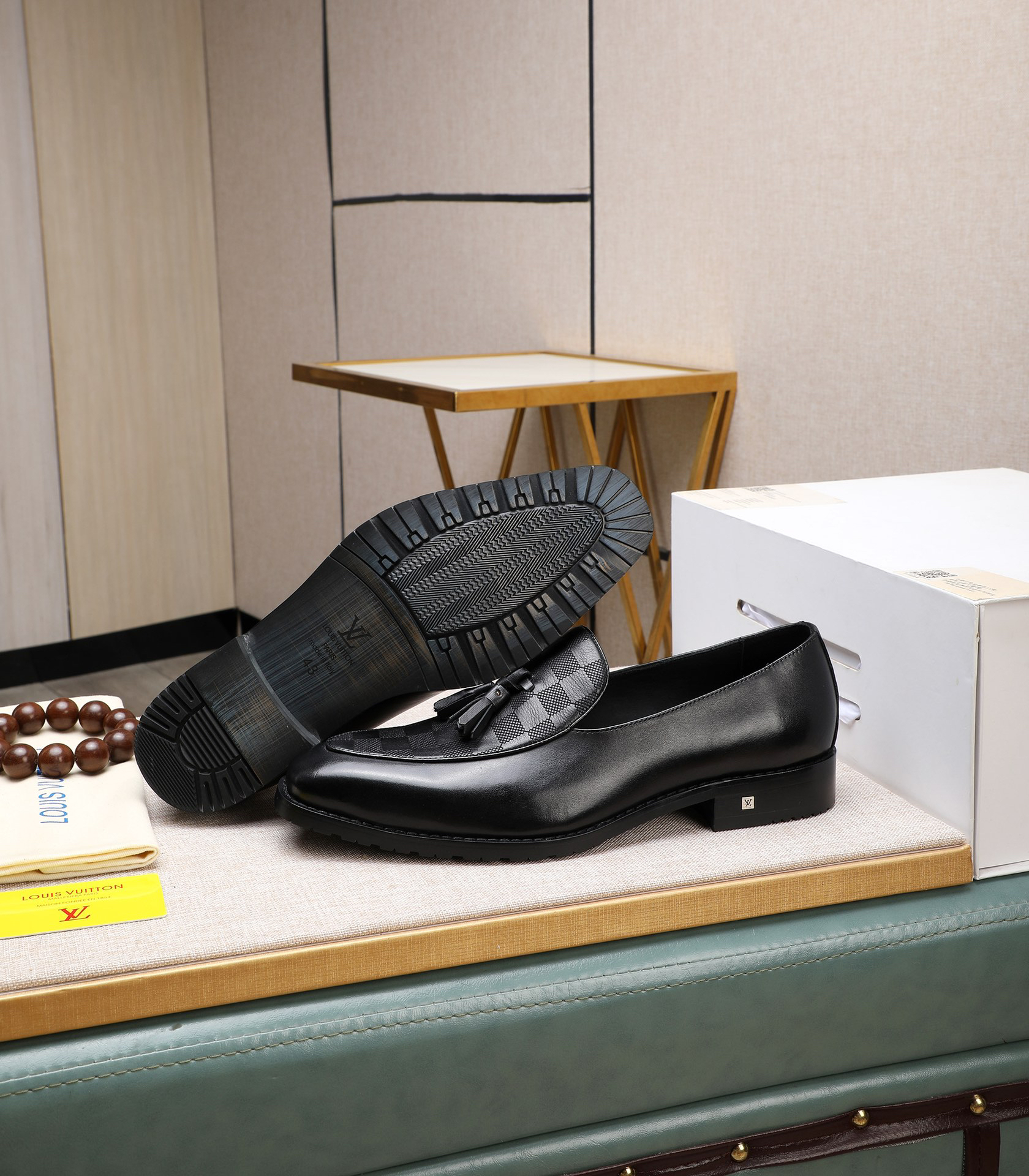 LV men's leather shoes-30