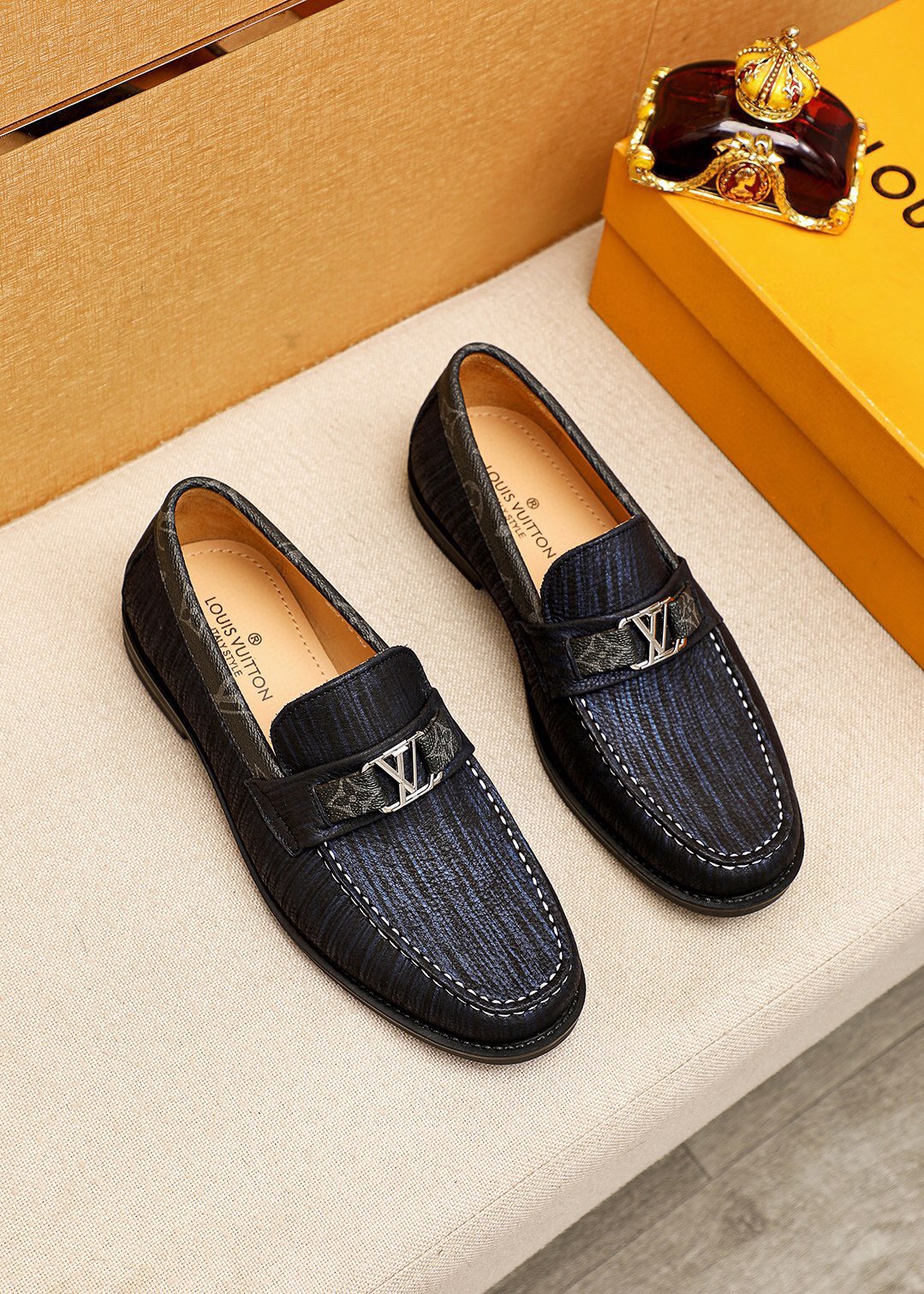 LV men's leather shoes-62