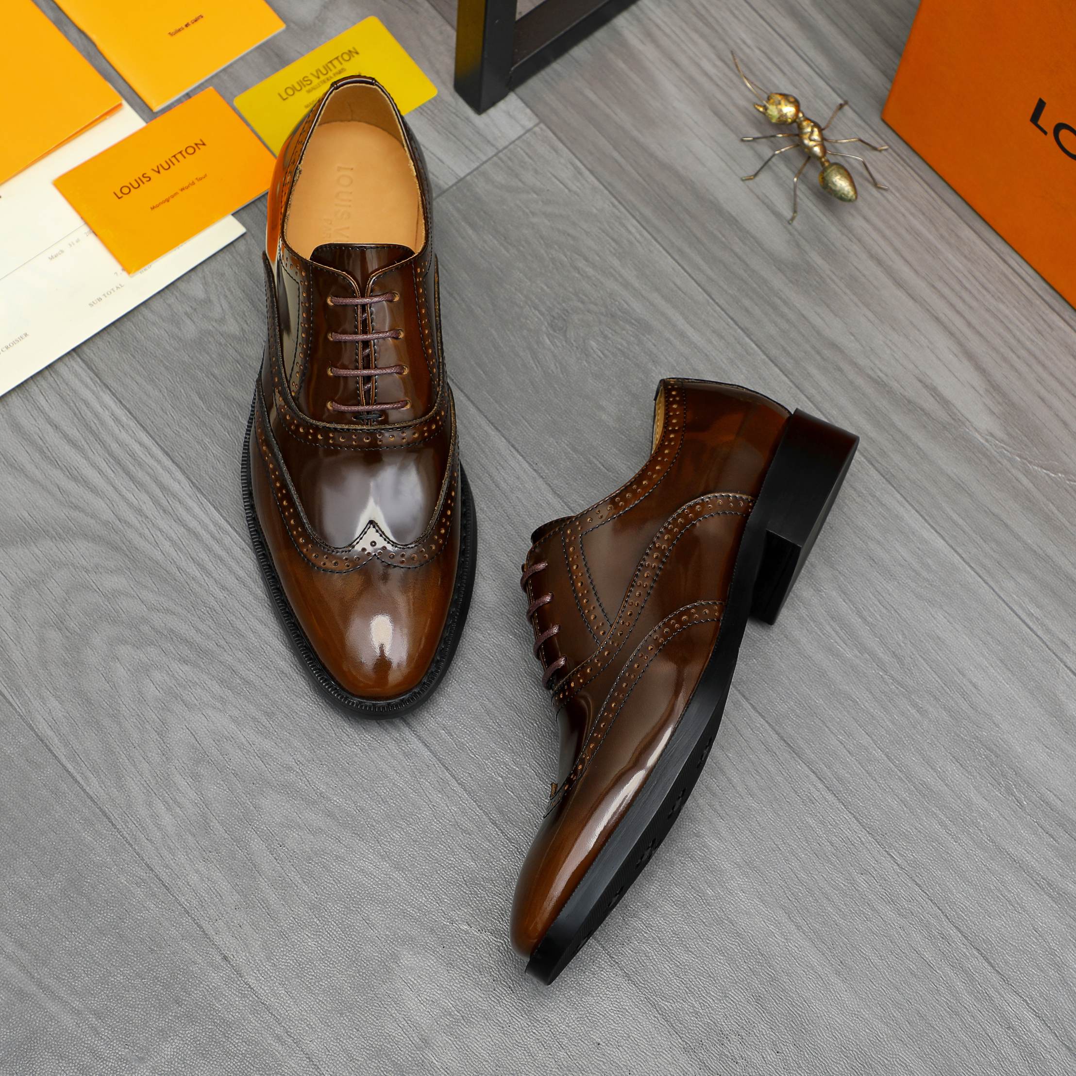 LV men's leather shoes-2