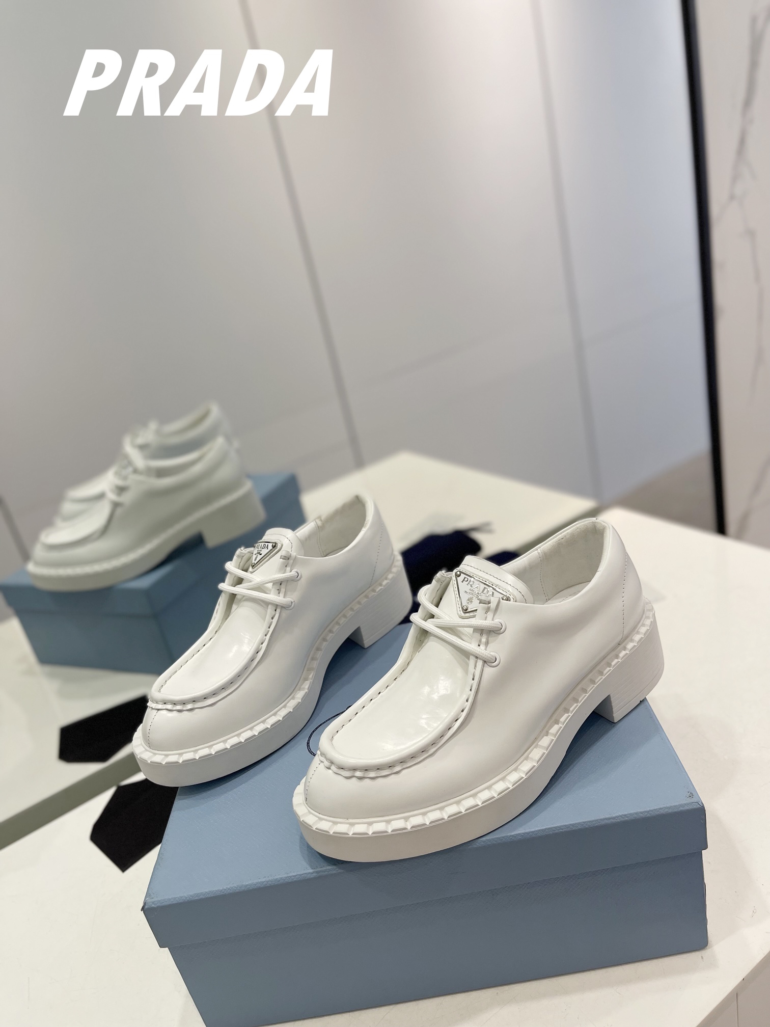 Prada women's leather shoes-3