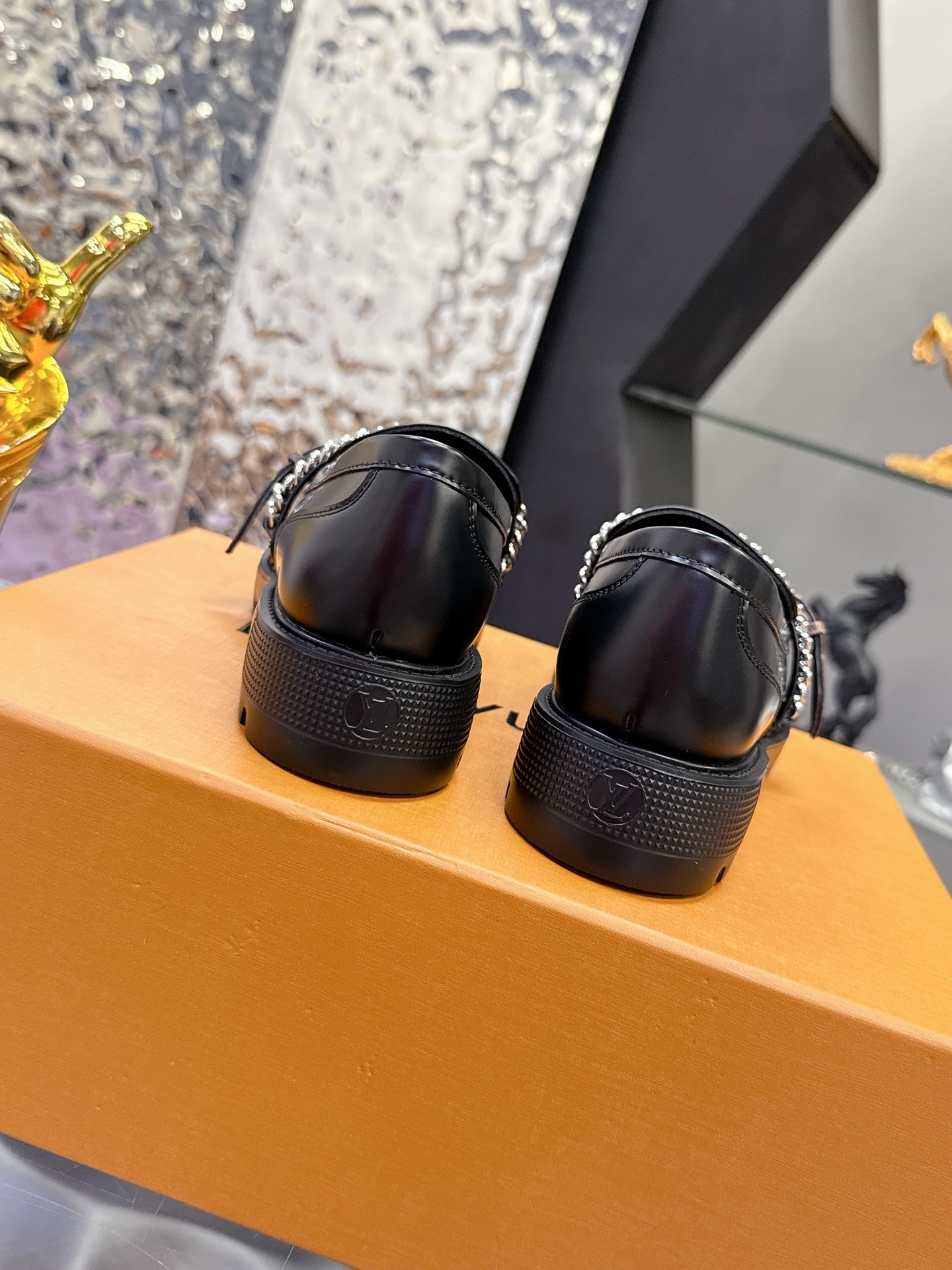 LV women's leather shoes-41