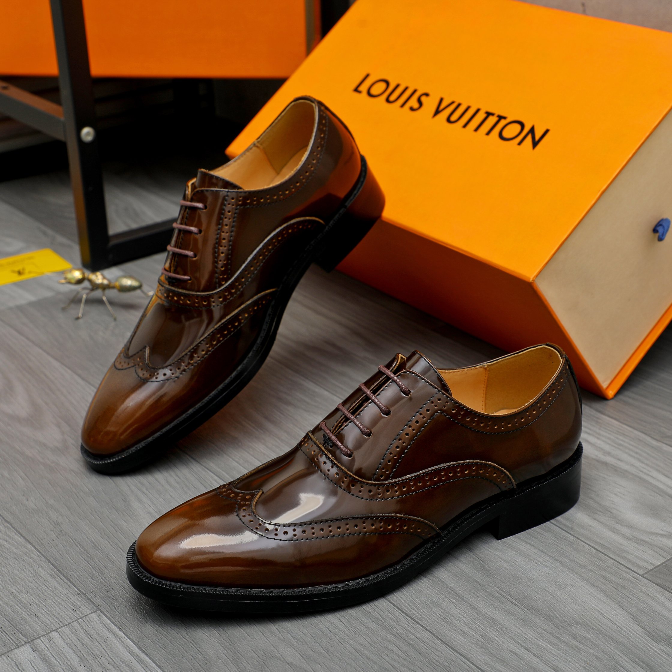 LV men's leather shoes-2