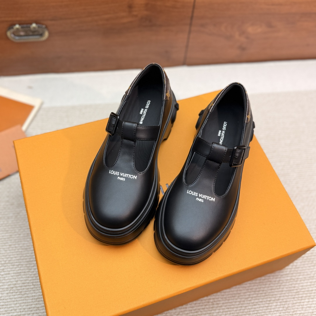 LV women's leather shoes-11