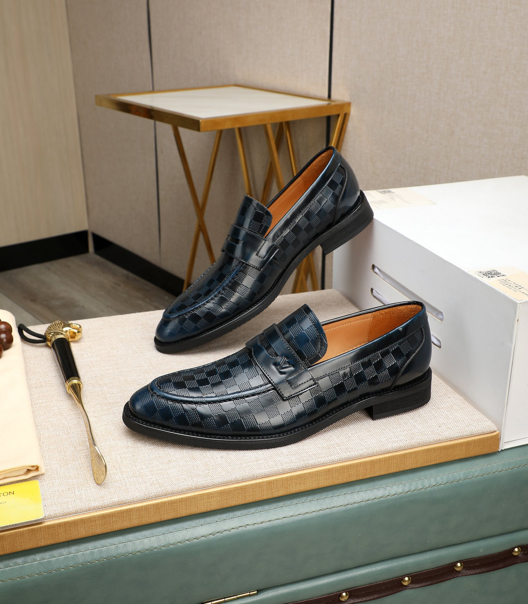 LV men's leather shoes-46