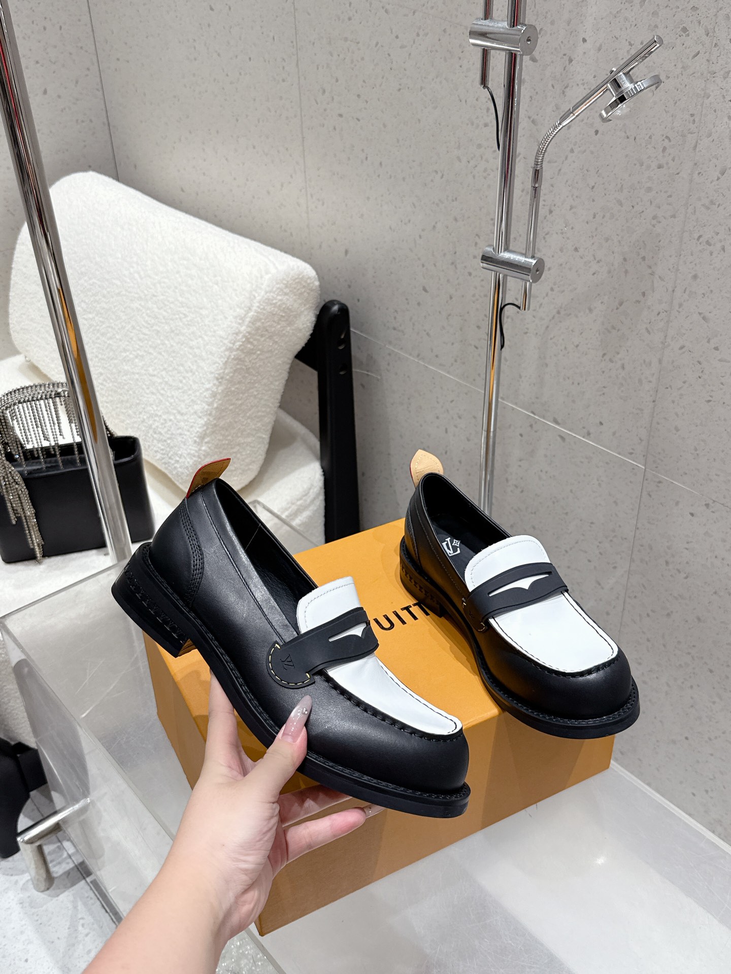 LV women's leather shoes-46