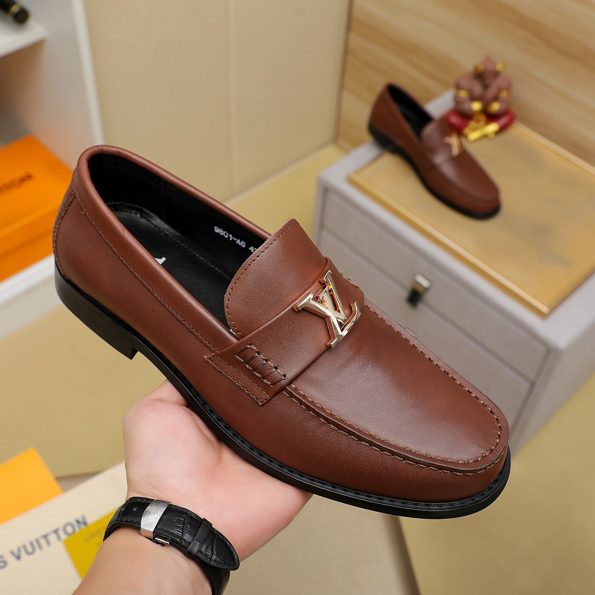 LV men's leather shoes-71