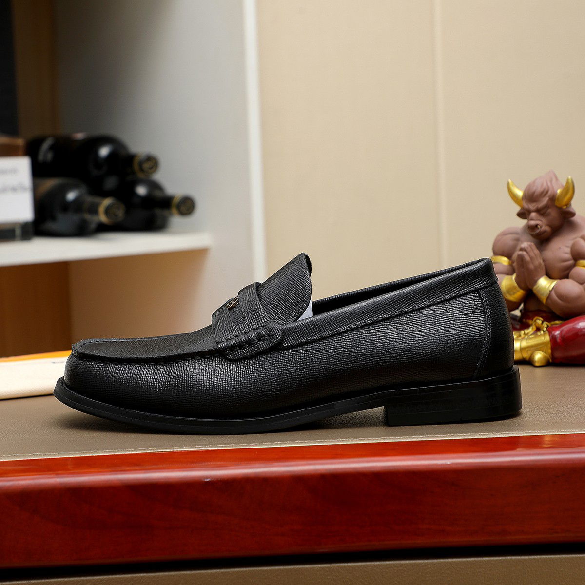 LV men's leather shoes-56