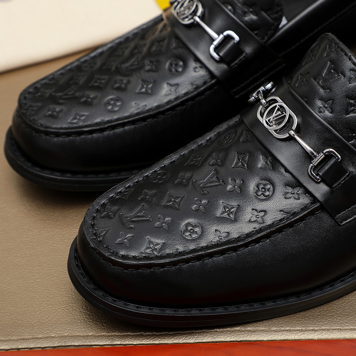 LV men's leather shoes-73