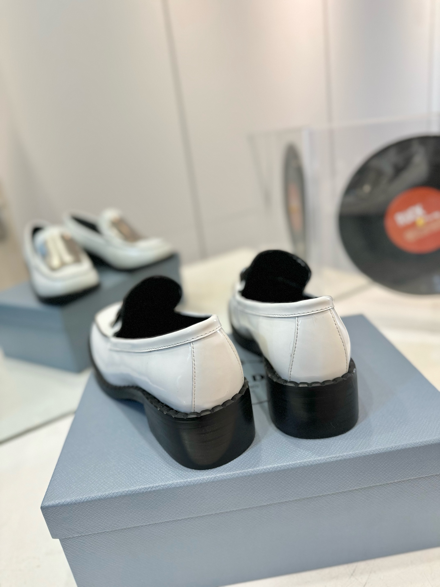 Prada women's leather shoes-18