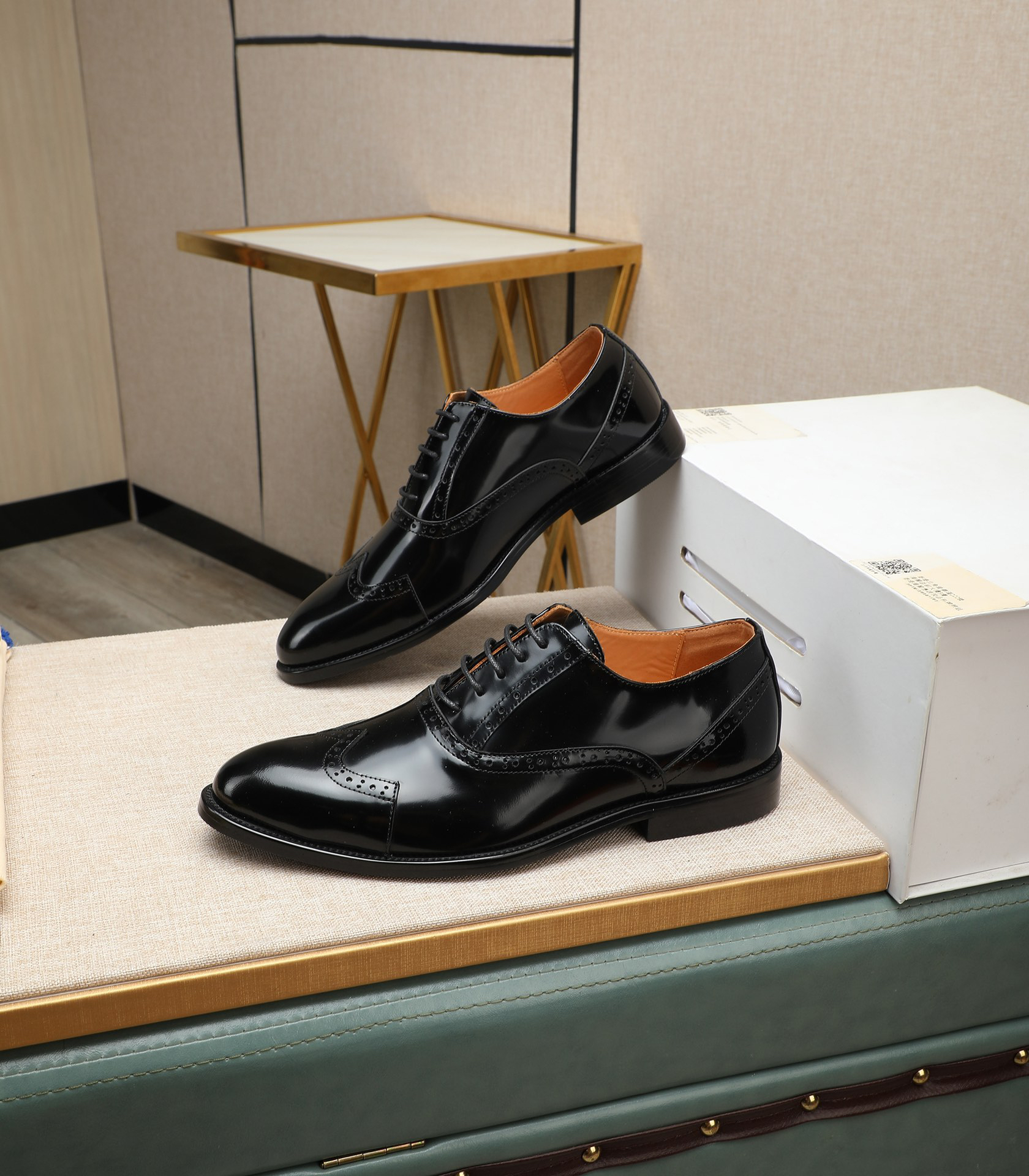 LV men's leather shoes-7