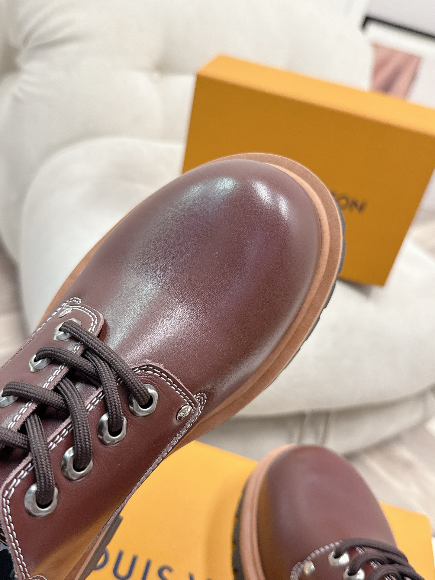 LV women's leather shoes-47