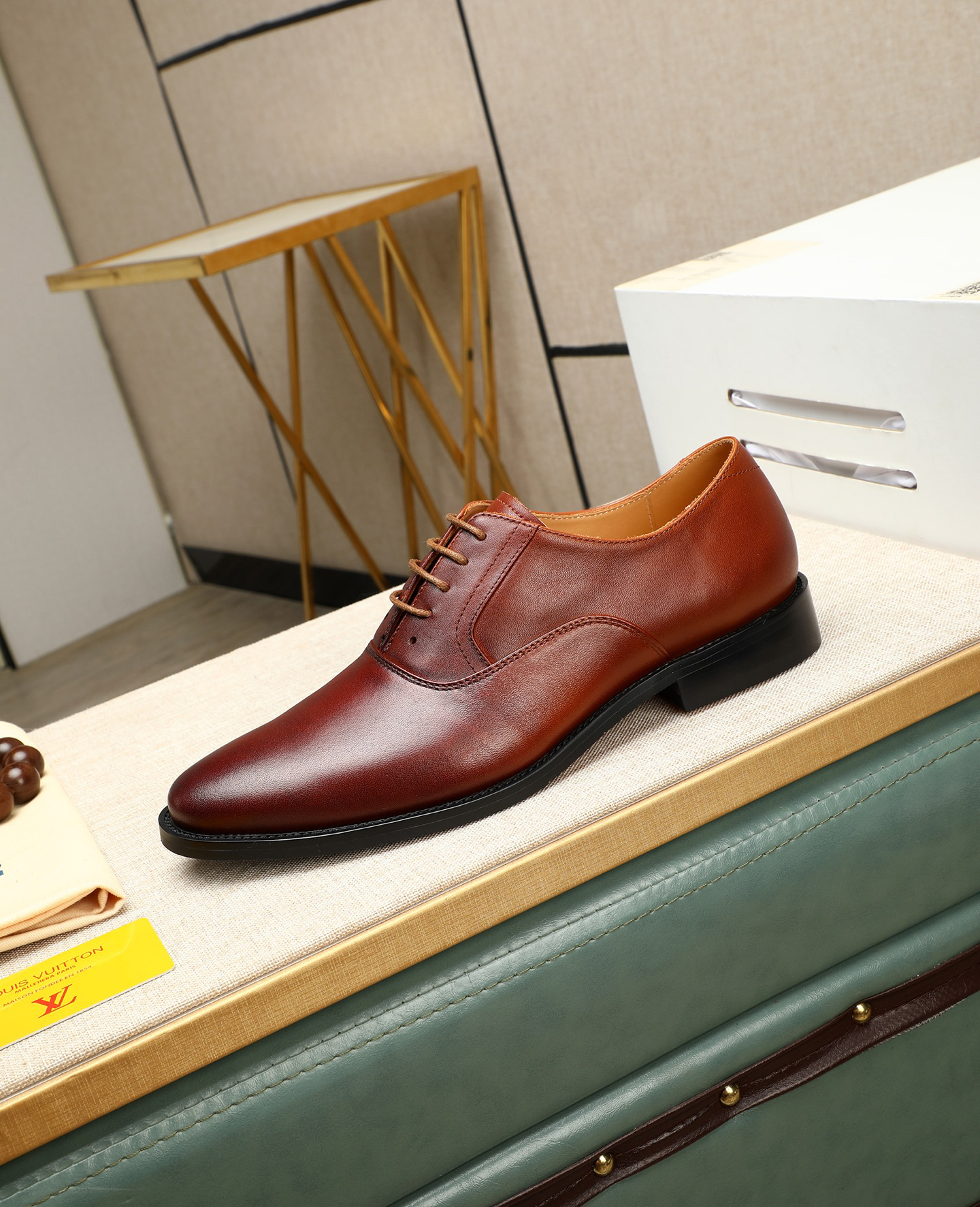 LV men's leather shoes-22