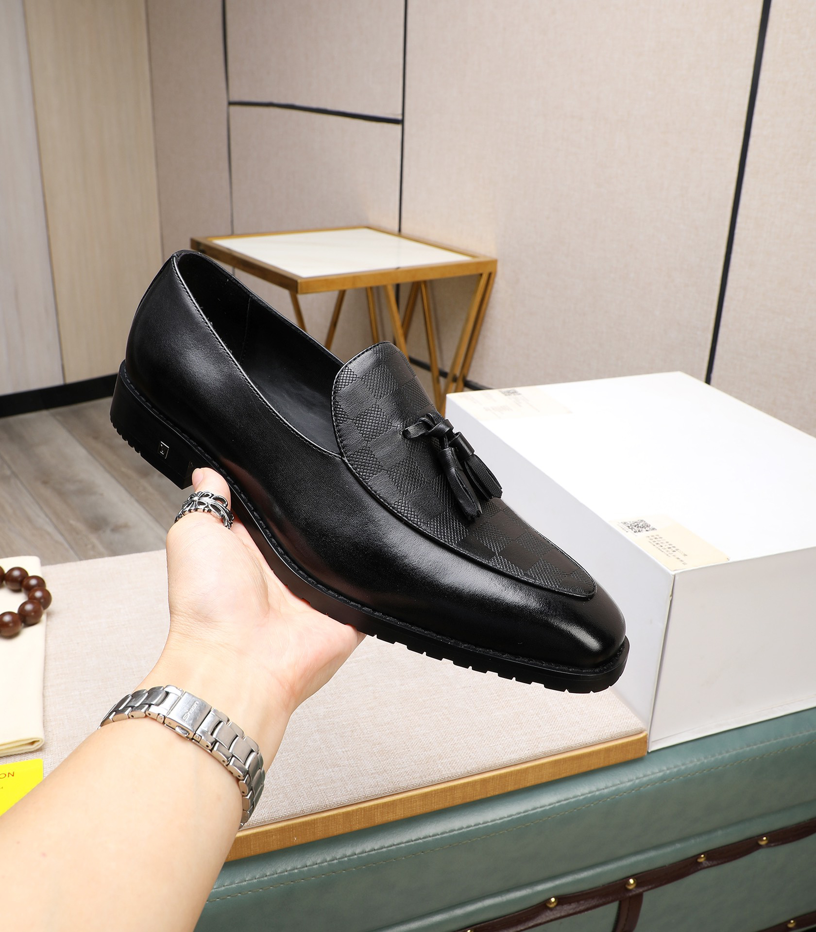 LV men's leather shoes-30