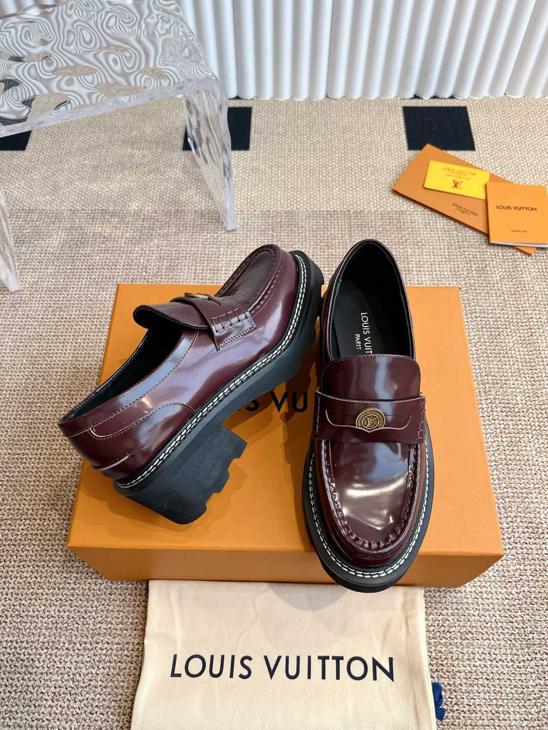 LV women's leather shoes-13