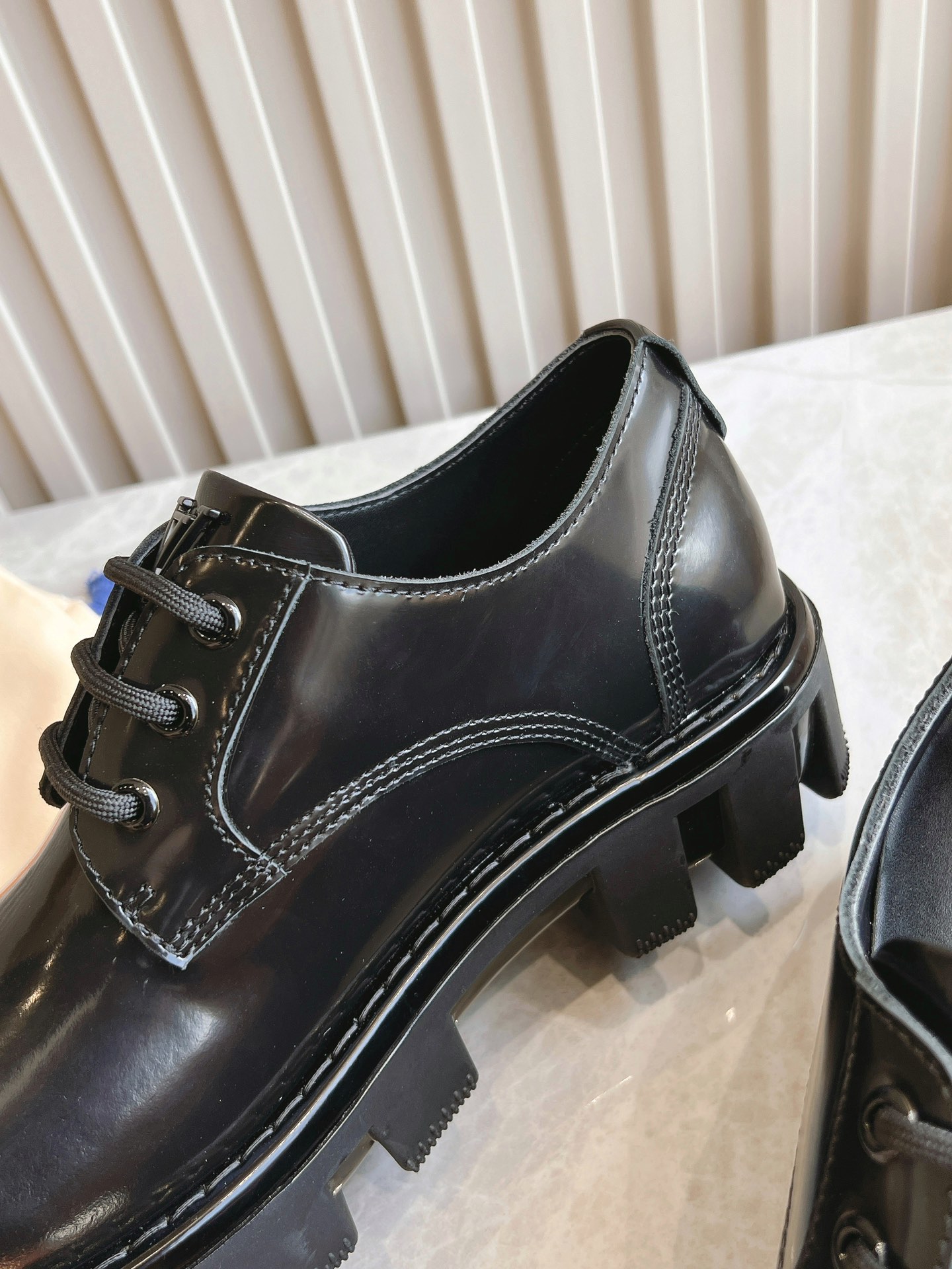 LV women's leather shoes-14