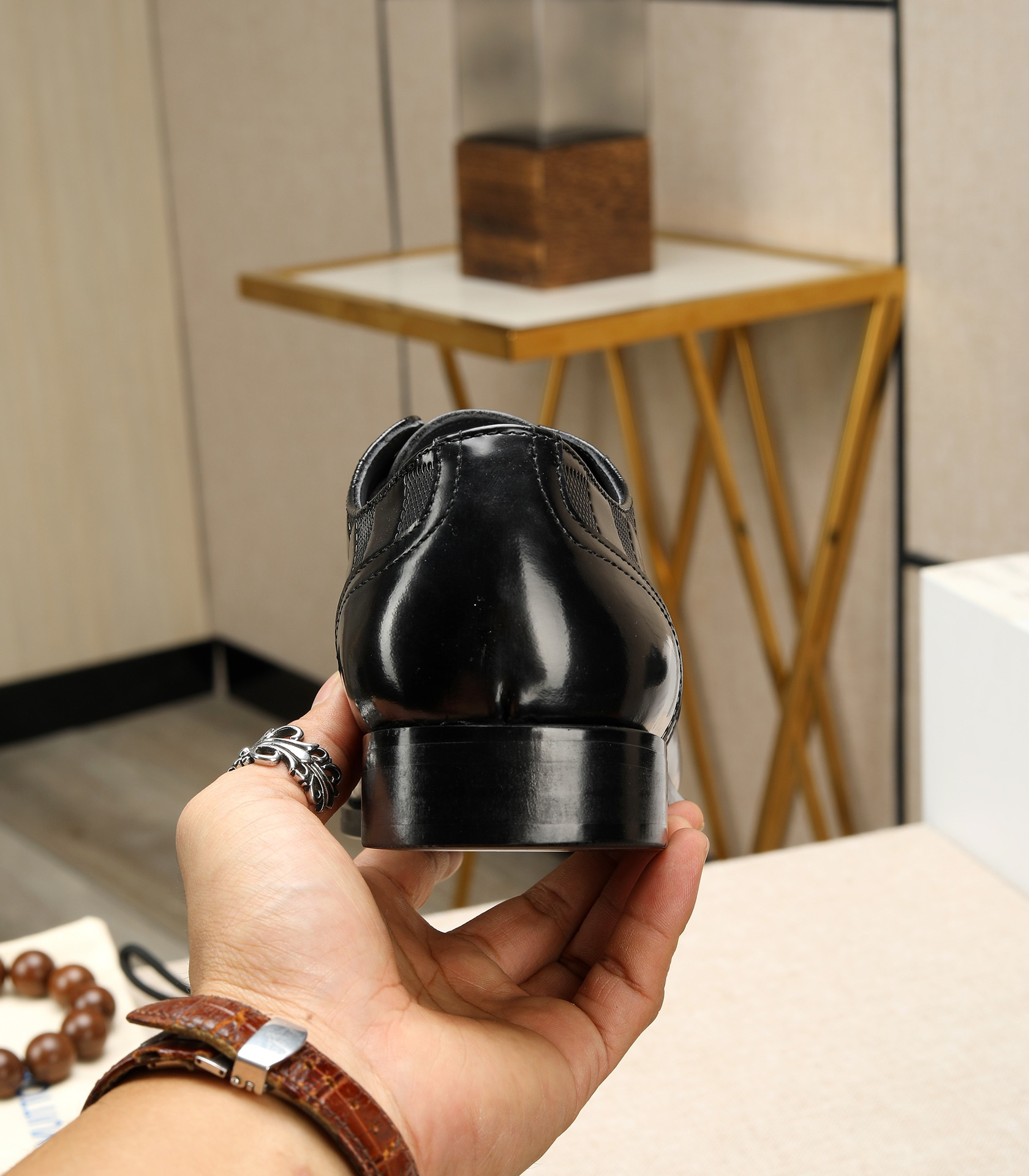 LV men's leather shoes-26