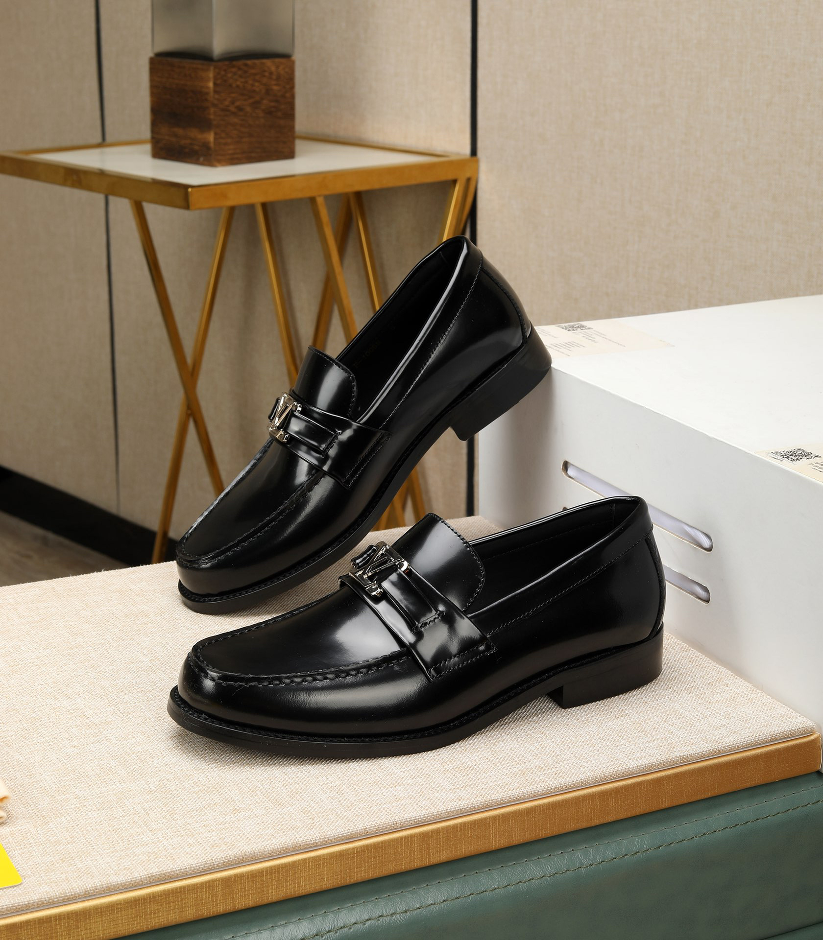 LV men's leather shoes-50