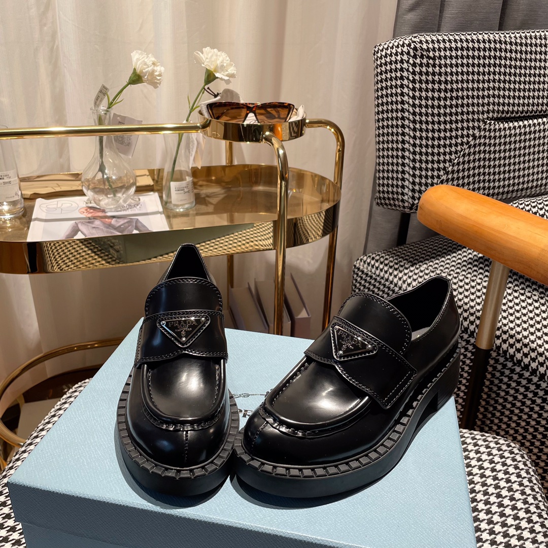 Prada women's leather shoes-33