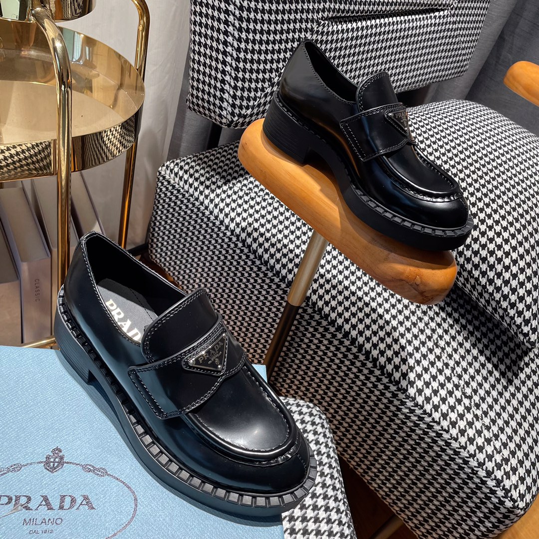 Prada women's leather shoes-33