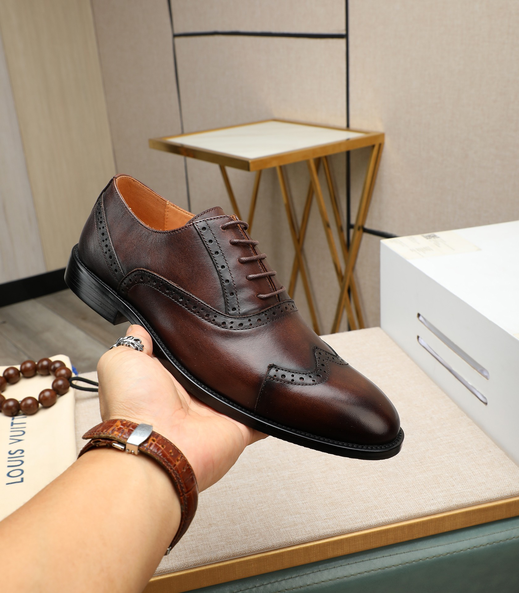 LV men's leather shoes-4