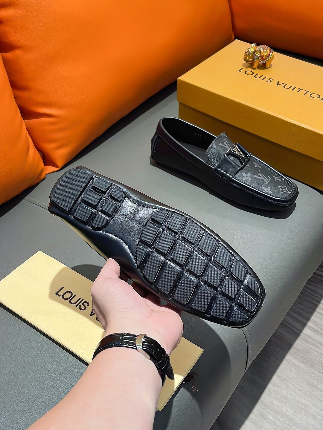 LV men's leather shoes-16