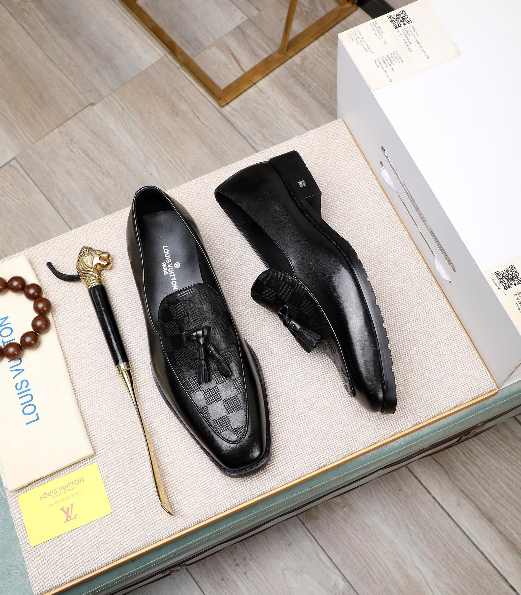 LV men's leather shoes-30