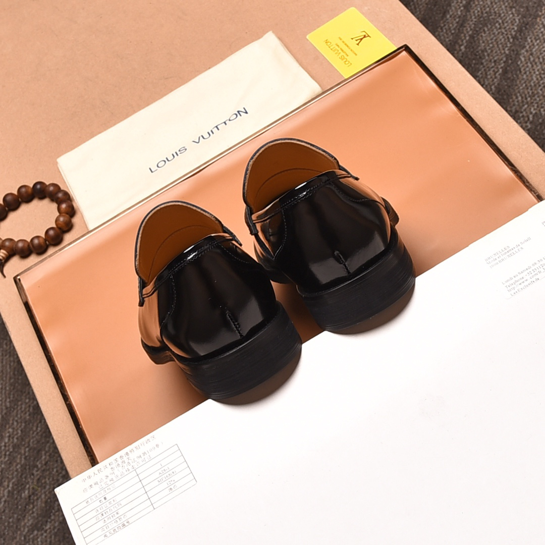 LV men's leather shoes-44
