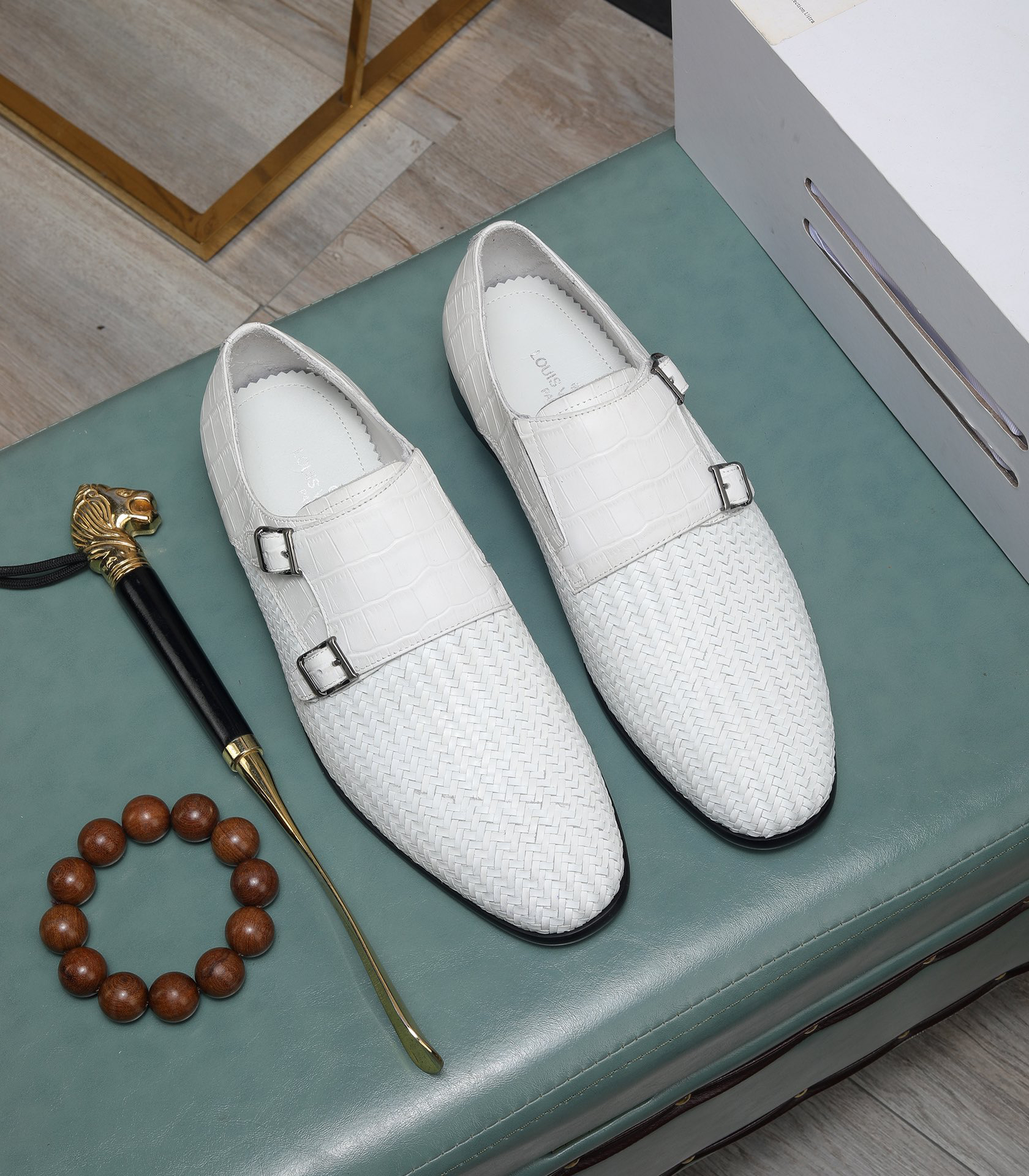 LV men's leather shoes-34