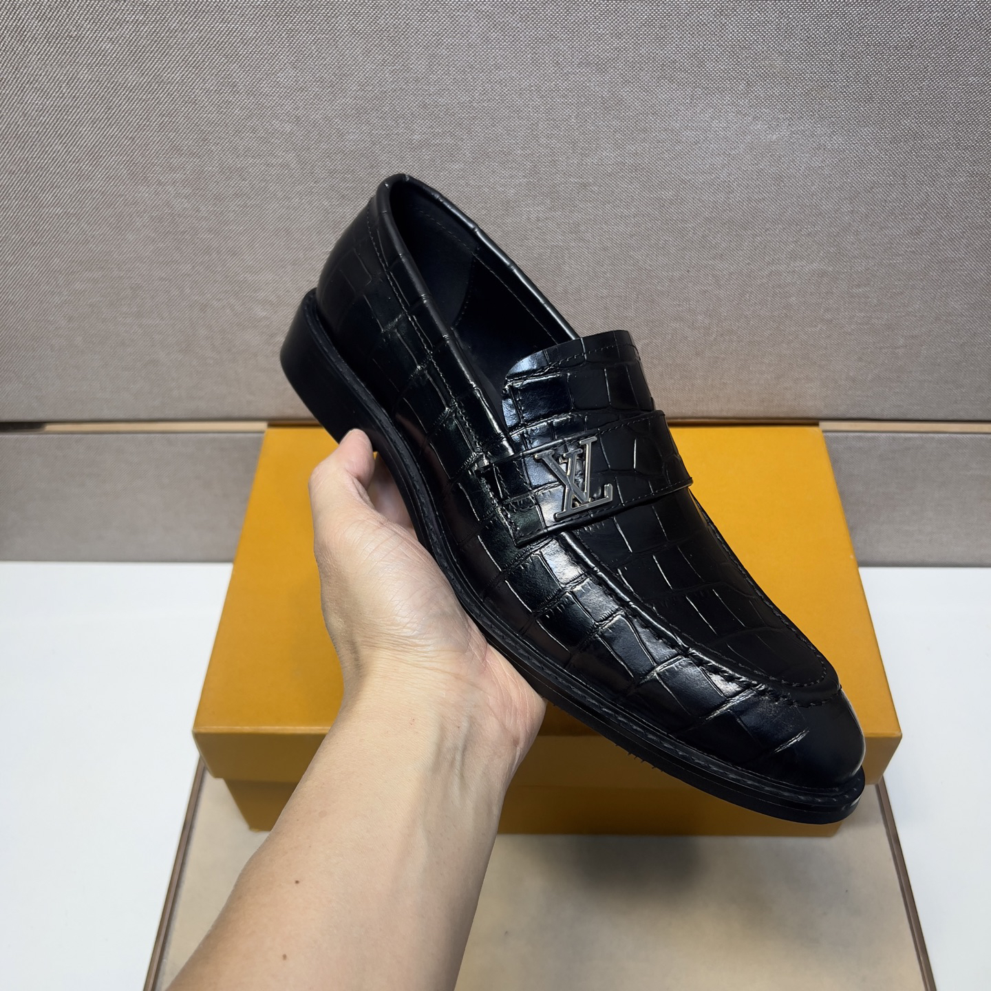 LV men's leather shoes-35