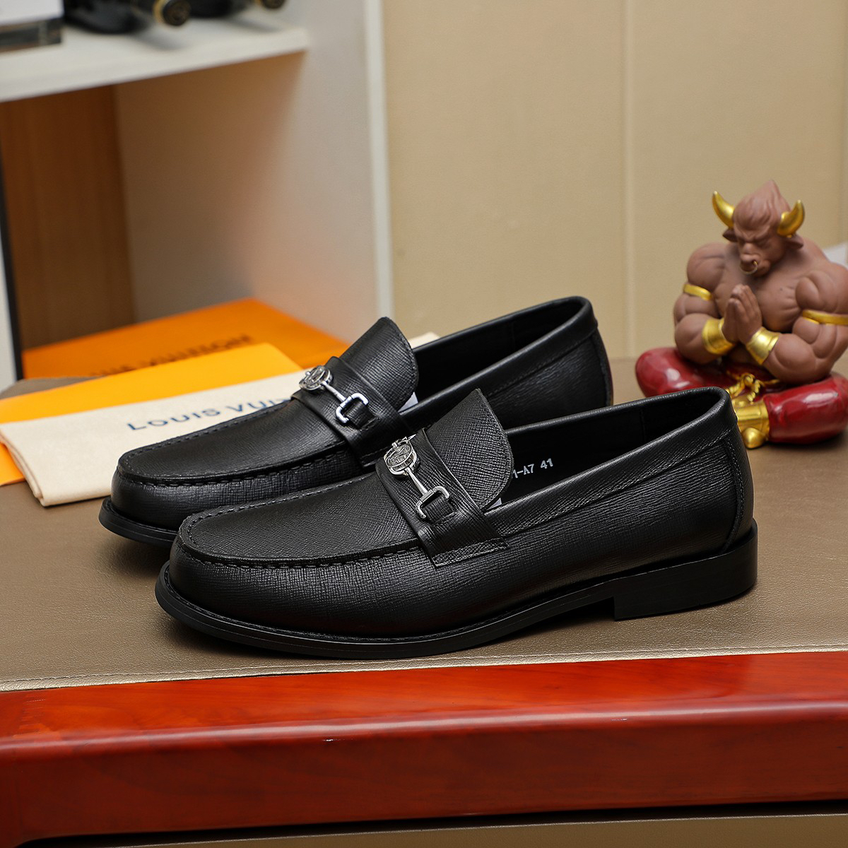 LV men's leather shoes-74
