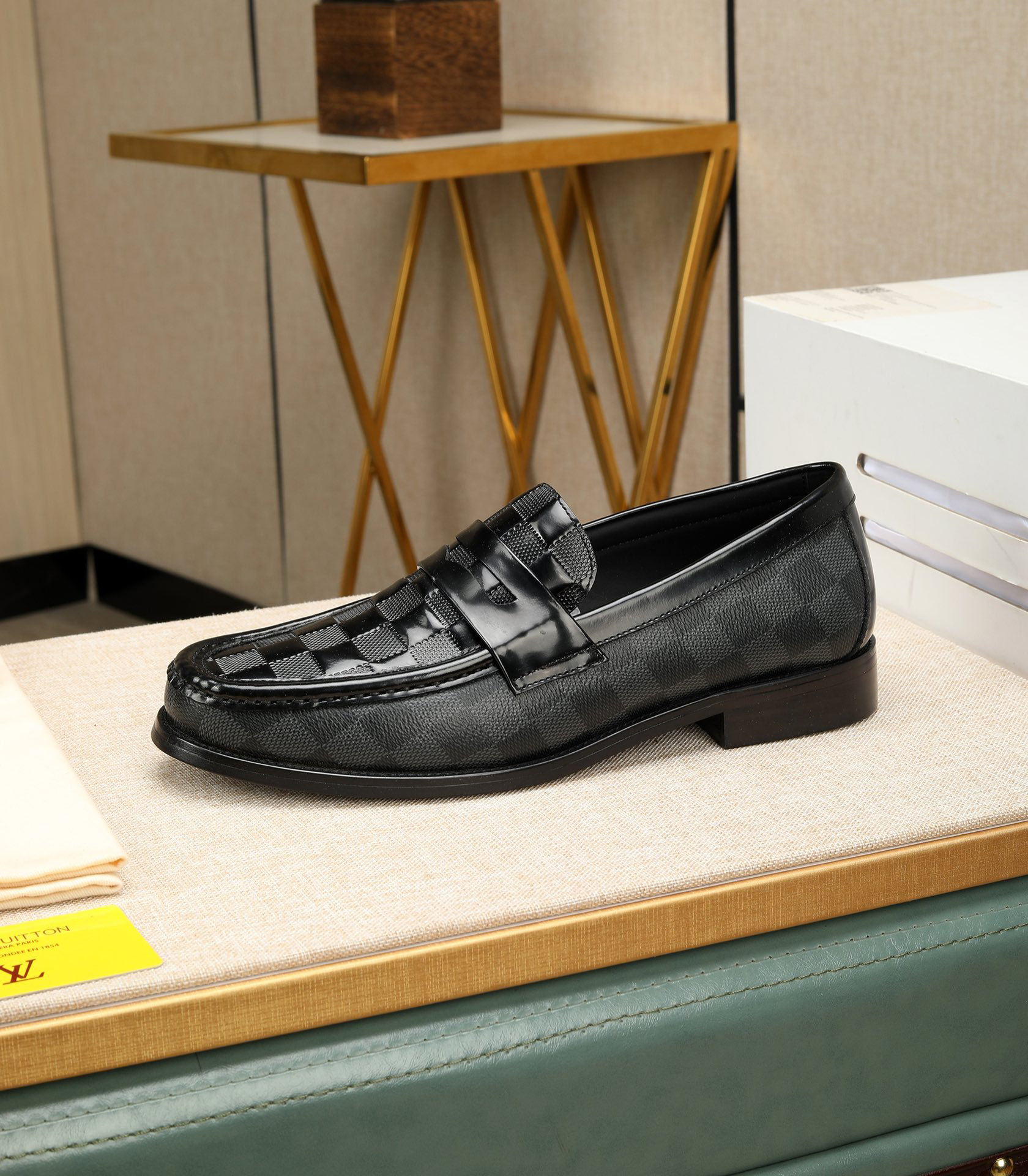 LV men's leather shoes-27