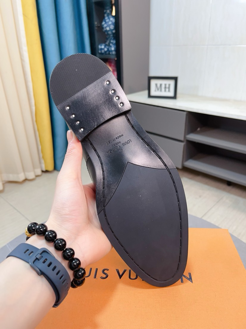 LV men's leather shoes-39